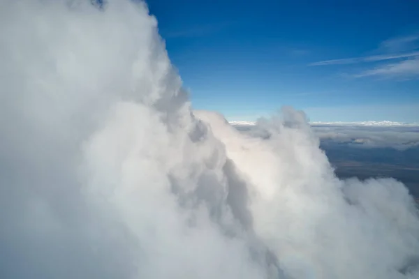 Vista Aérea Desde Ventana Del Avión Gran Altitud Tierra Cubierta —  Fotos de Stock