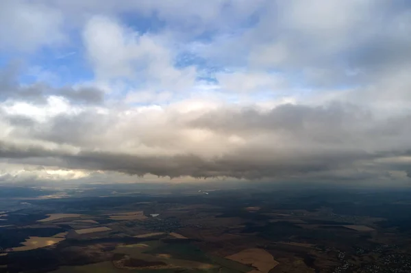 Vista Aérea Alta Altitude Terra Coberta Com Nuvens Chuvosas Inchadas — Fotografia de Stock