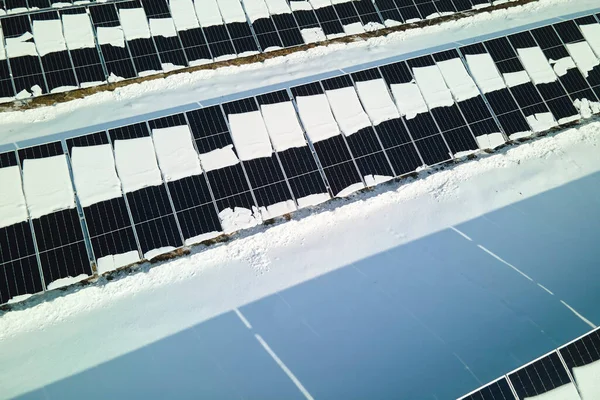 Aerial View Snow Melting Covered Solar Photovoltaic Panels Sustainable Electric — Stok fotoğraf