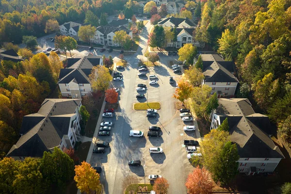 Uitzicht Van Bovenaf Van Appartement Residentiële Appartementen Tussen Gele Bomen — Stockfoto