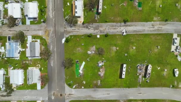 Florida Gezici Bölgesinde Ian Kasırgasından Sonra Ağır Hasar Görmüş Karavan — Stok video
