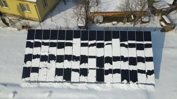 Energía Eléctrica Producida Con Paneles Solares Cubiertos Con Nieve Que — Vídeo de stock