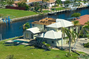 Ian Kasırgası Florida yerleşim bölgesinin çatısını yıktı. Doğal afet ve bunun sonuçları.