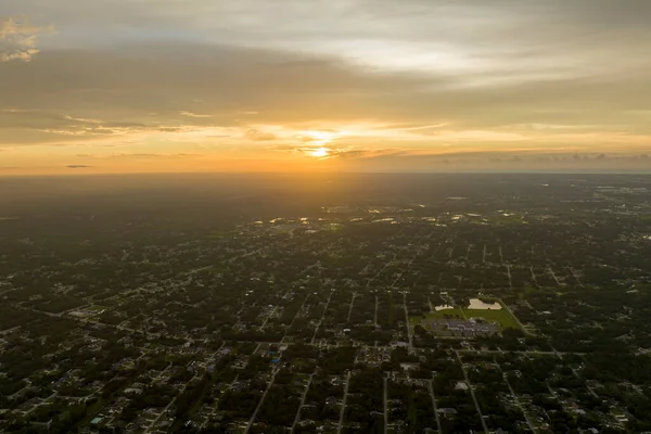 Légi Táj Kilátás Kertvárosi Magánházak Között Zöld Pálmafák Floridában Csendes — Stock Fotó