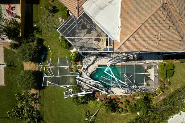 飓风伊恩摧毁了佛罗里达州居民区的房屋 自然灾害及其后果 — 图库照片