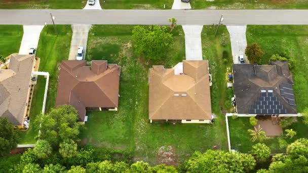 Aerial View Small Town America Suburban Landscape Private Homes Green — ストック動画