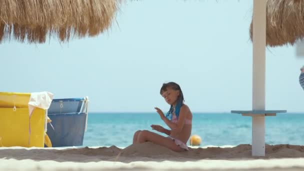 Happy Child Girl Bikini Swimsuit Playing Sand Seaside Beach Summer — Wideo stockowe