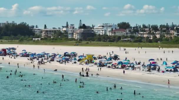 Nagy Látószögű Kilátás Zsúfolt Siesta Key Strand Sarasota Usa Sokan — Stock videók