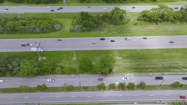 繁忙的美国公路的空中景观 交通繁忙而快速 州际运输概念 — 图库视频影像