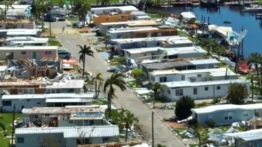 Florida 'daki seyyar evlerdeki Ian kasırgası yüzünden ağır hasar görmüş. Doğal afetin sonuçları..