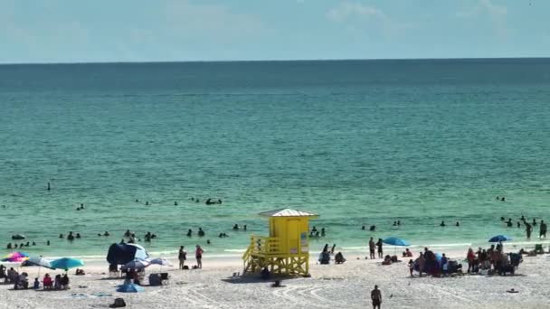 Kilátás Fentről Siesta Key Strand Fehér Homok Tele Turistákkal Sarasota — Stock videók
