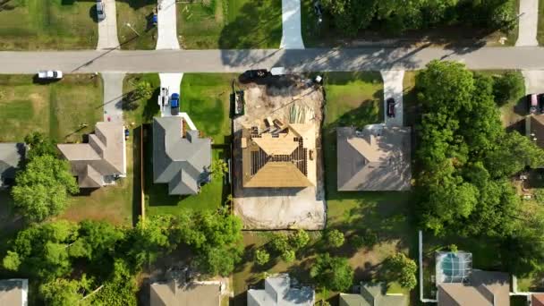 Aerial View Suburban Private House Wit Wooden Roof Frame Construction — Stok video