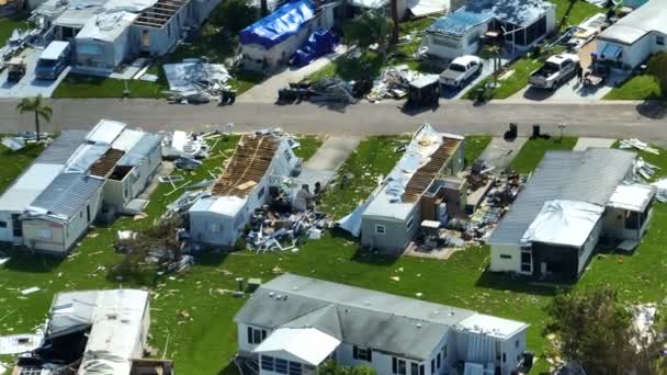 Bardzo Zniszczone Domy Huraganie Ian Dzielnicy Mieszkalnej Florydzie Konsekwencje Klęsk — Wideo stockowe