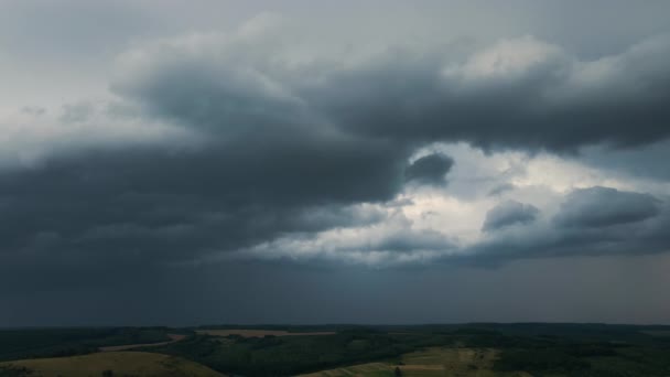 Paesaggio Nuvole Scure Che Formano Sul Cielo Tempestoso Durante Temporale — Video Stock