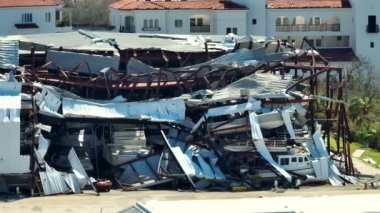 Ian Kasırgası Florida kıyı bölgesindeki tekne istasyonunu yok etti. Doğal afet ve bunun sonuçları.