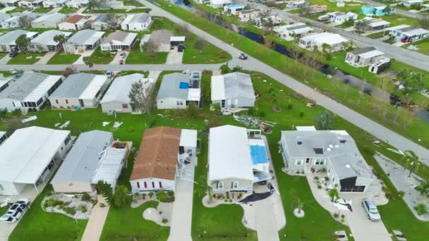 Poważne Uszkodzenie Przez Huragan Domów Ian Mobilnej Dzielnicy Mieszkalnej Florydzie — Wideo stockowe