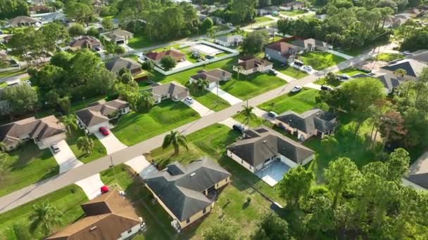 Aerial Landscape View Suburban Private Houses Green Palm Trees Florida — Stock video