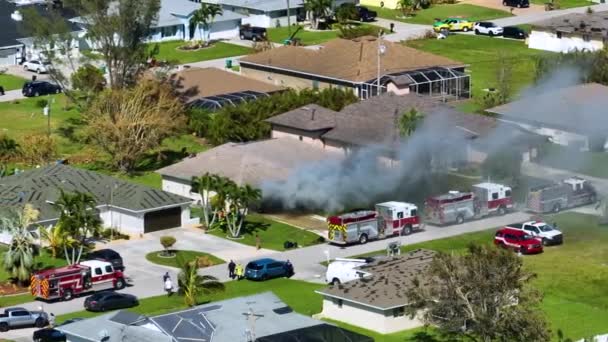 Burning Residential House Fire Smoke Flames Firefighters Extinguishing Short Circuit — Stock Video