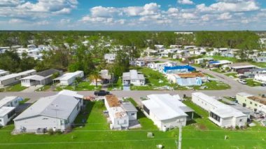 Florida 'daki seyyar evlerdeki Ian kasırgası yüzünden ağır hasar görmüş. Doğal afetin sonuçları..