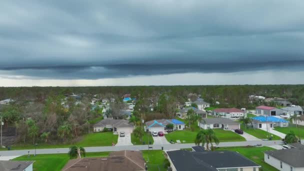 Landscape Stormy Sky North Port Town Tarp Covered Roofs Hurricane — Stockvideo