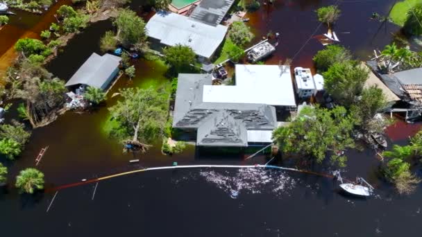 Umgeben Vom Hurrikan Ian Überschwemmen Regenfälle Häuser Einem Wohngebiet Florida — Stockvideo