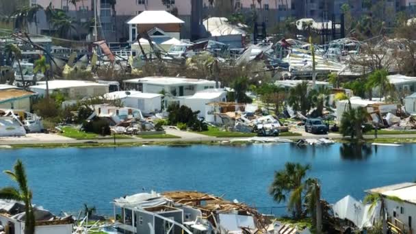 Súlyosan Megrongálódott Házak Ian Hurrikán Után Floridában Lakókocsiban Természeti Katasztrófa — Stock videók