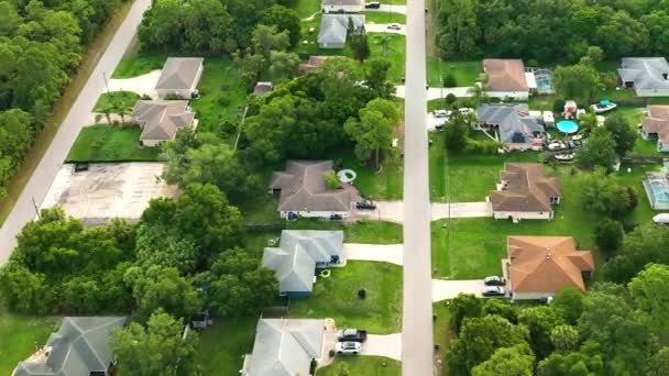 Aerial Landscape View Suburban Private Houses Green Palm Trees Florida — Video