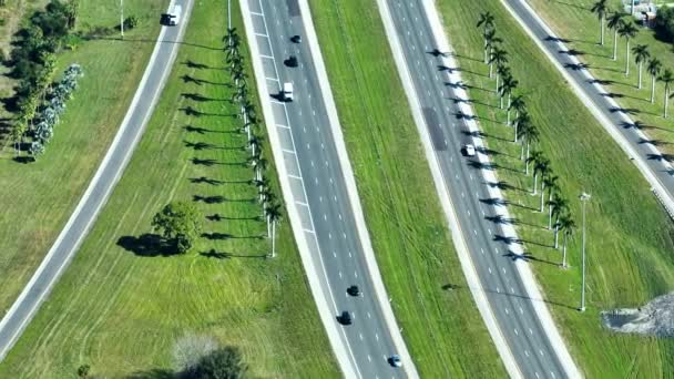 Flygfoto Över Upptagen Amerikansk Motorväg Med Tung Snabb Trafik Florida — Stockvideo