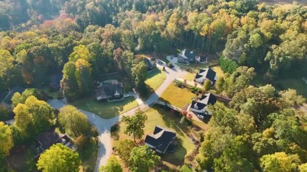 Légi Felvétel Klasszikus Amerikai Otthonok Dél Karolina Lakóövezetben Családi Házak — Stock videók