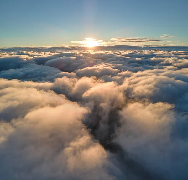 Vista Aérea Desde Ventana Del Avión Gran Altitud Densas Nubes —  Fotos de Stock