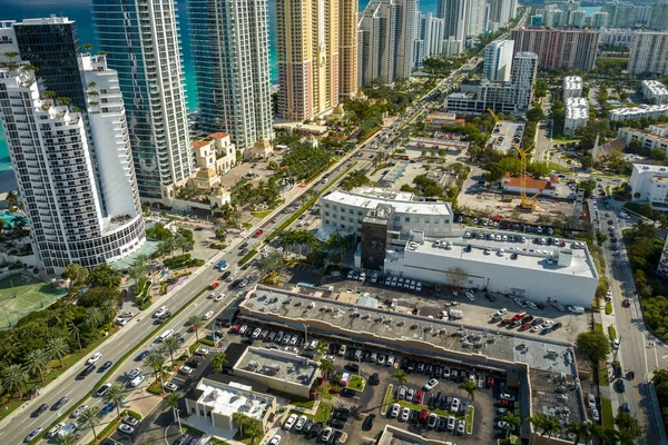 삼엄하고 값비싼 대서양 연안의 도시의 각도를 보여준다 플로리다 남부에 관광업 — 스톡 사진