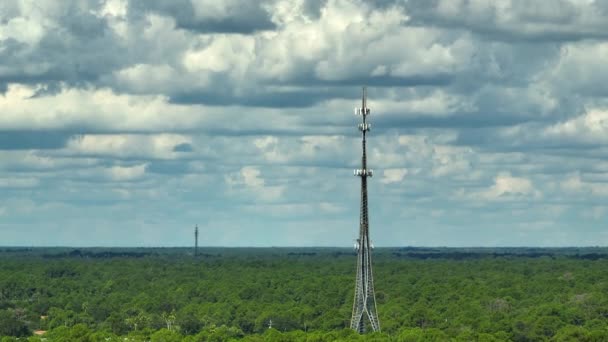 Tall Telecommunication Radio Cell Tower Wireless Communication Antennas Network Signal — Stockvideo