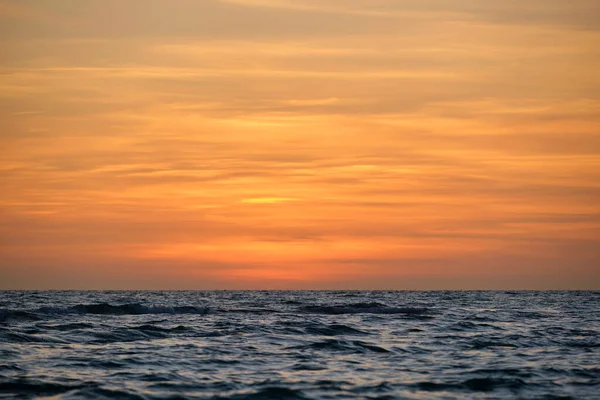 Dramatic Red Ocean Waves Sunset Soft Evening Sea Dark Water — 스톡 사진
