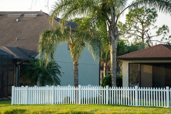 White Plastic Fence Back Yard Protection Privacy — Foto Stock