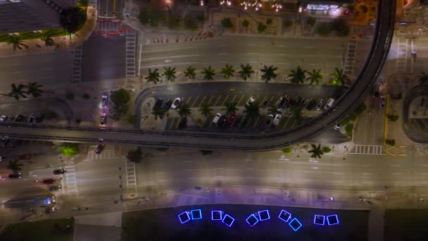 Flygfoto Starkt Upplyst Gata Centrum Miami City Florida Usa Trafik — Stockvideo
