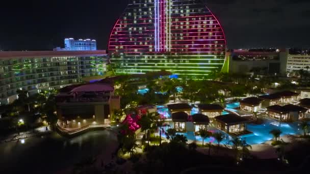 佛罗里达吉他手形冰雹硬岩酒店及赌场建筑的空中景观 — 图库视频影像