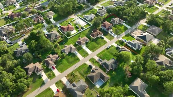 Aerial View Small Town America Suburban Landscape Private Homes Green — Stockvideo