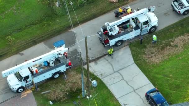 Aerial View Electrician Workers Repairing Damaged Power Lines Hurricane Ean — Stock Video