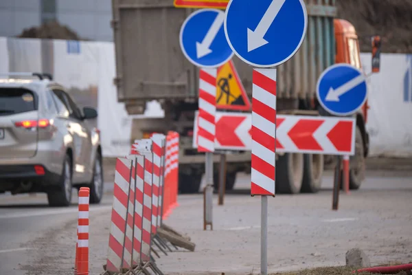 Дорожні Роботи Попереджають Про Дорожні Знаки Будівельних Робіт Міській Вулиці — стокове фото