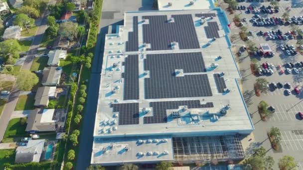 Aerial View Blue Photovoltaic Solar Panels Mounted Shopping Mall Building — Vídeos de Stock