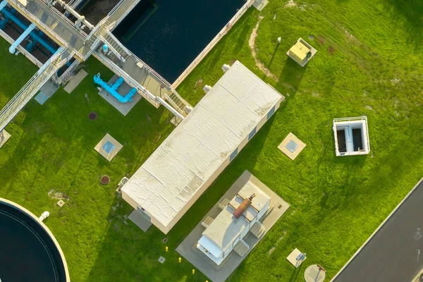 Luftaufnahme Einer Modernen Wasserreinigungsanlage Der Städtischen Kläranlage Reinigungsprozess Zur Entfernung — Stockfoto