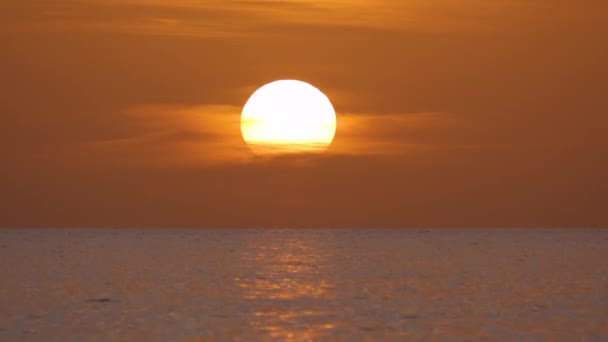 Ocean Sunset Big White Sun Dramatic Bright Sky Background Soft — Video Stock