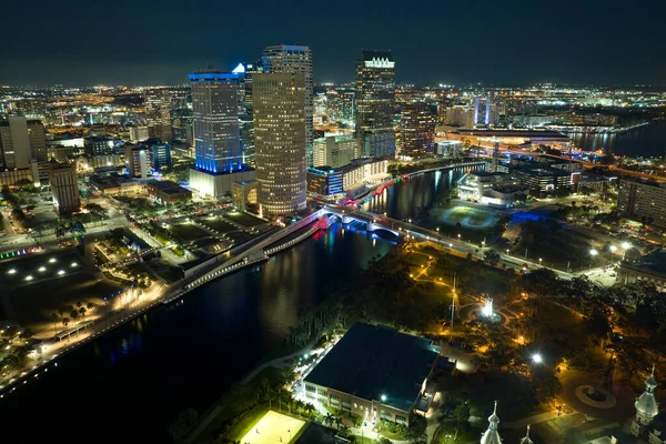 Widok Lotu Ptaka Dzielnicę Tampa Florydzie Usa Jasno Oświetlone Wysokie — Zdjęcie stockowe