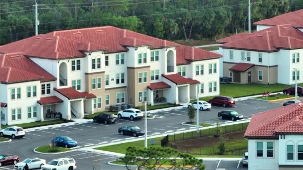 Vista Superior Los Nuevos Condominios Apartamentos Zona Suburbana Florida Vivienda — Vídeos de Stock