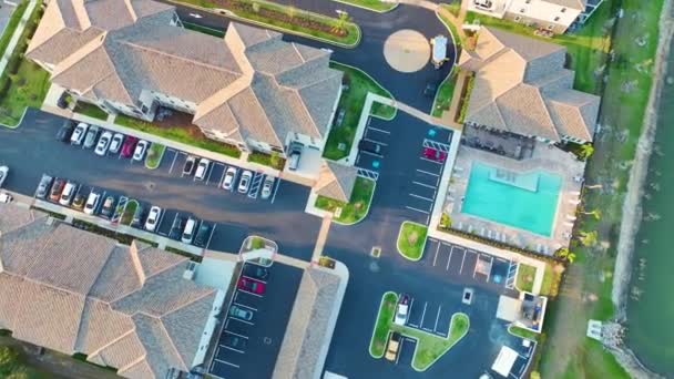 Florida Nın Banliyö Bölgesindeki Apartman Dairelerinin Yukarıdan Görünüşü Amerikan Banliyölerindeki — Stok video