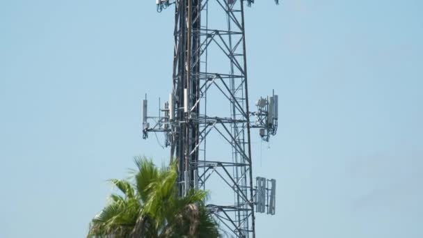 Tall Telecommunication Radio Cell Tower Wireless Communication Antennas Network Signal — Stockvideo
