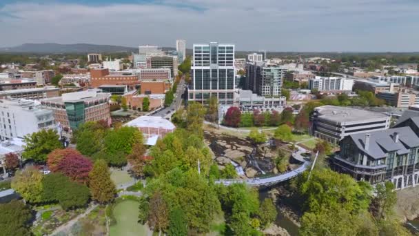 Luftaufnahme Der Reedy River Waterfalls Der Innenstadt Von Greenville City — Stockvideo