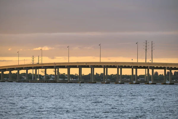 Barron Collier Bridge Gilchrist Bridge Florida Moving Traffic Transportation Infrastructure — Stockfoto