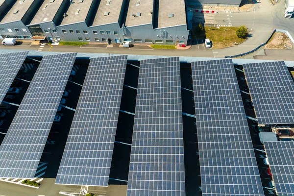 Aerial View Solar Panels Installed Shade Roof Parking Lot Parked — стоковое фото