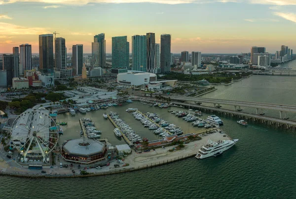 Hoge Verlichte Wolkenkrabbers Van Brickell Citys Financieel Centrum Skyviews Miami — Stockfoto
